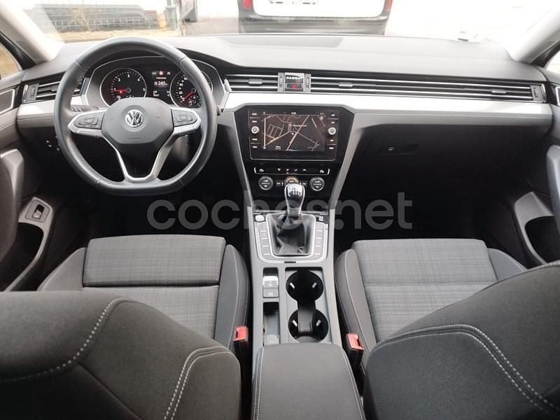 Usado VW Passat Executive 150 CV (110 kW) 2020 Gris / plata Familiar