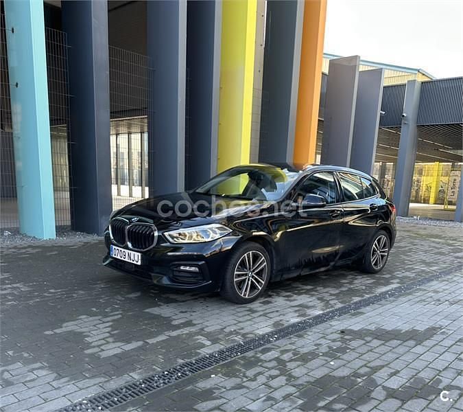 Usado BMW 118 Comfort Edition 136 CV (100 kW) 2021 Negro Utilitario