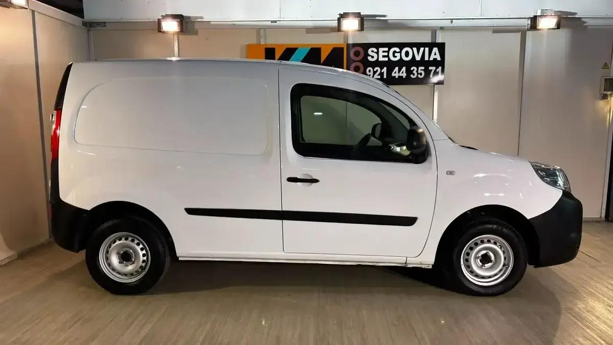 Usado Renault Kangoo 75 CV (55 kW) 2019 Blanco Monovolumen