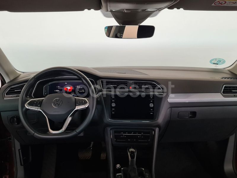Usado VW Tiguan Life 150 CV (110 kW) 2023 Marrón SUV