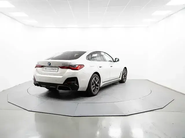 Usado BMW i4 Shadowline 250 kW (340 CV) 2025 Blanco Berlina