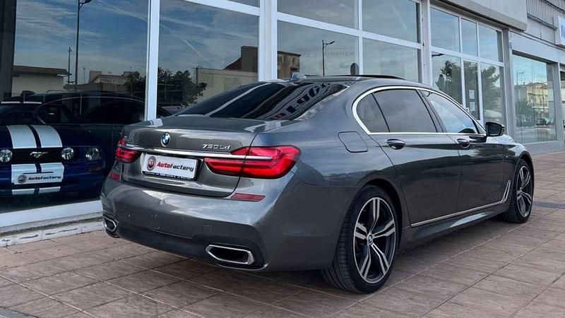 Käytetty BMW 750L Comfort Edition 400 HP (294 kW) 2017 Peessi Sedan