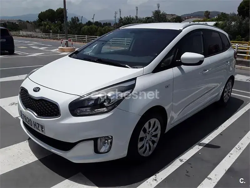 Usado Kia Carens 135 CV (99 kW) 2014 Blanco Monovolumen