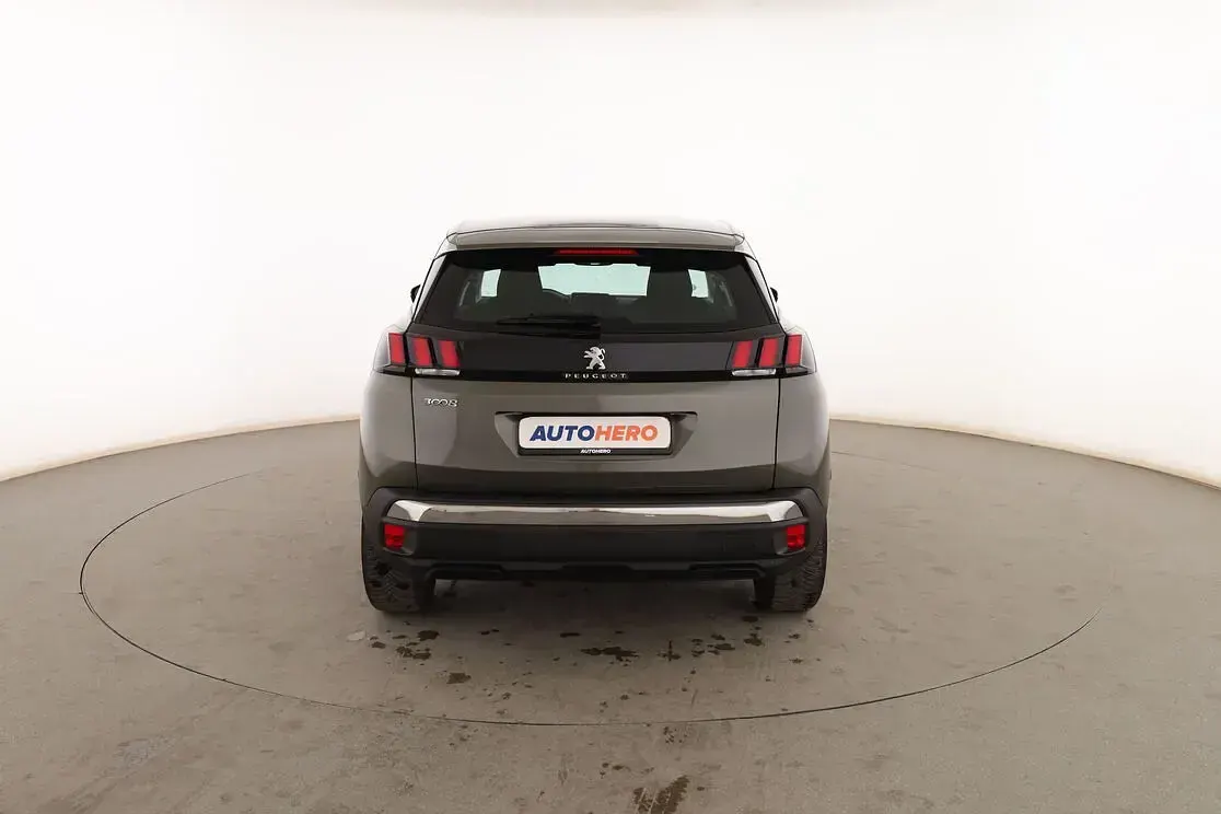 Usado Peugeot 3008 Active 120 CV (88 kW) 2017 Gris SUV