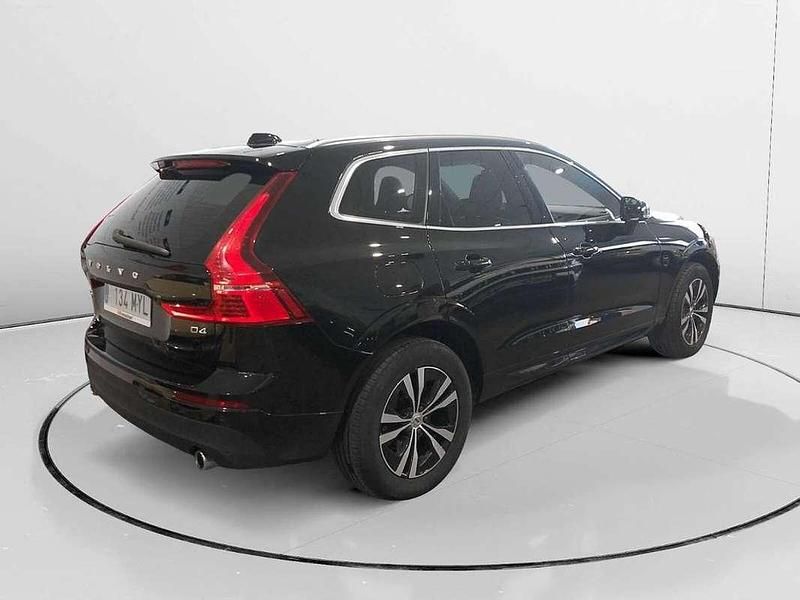 Usado Volvo XC60 Momentum 163 CV (119 kW) 2025 Negro SUV