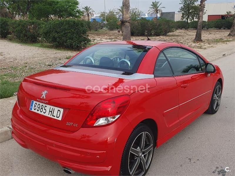 Usado Peugeot 207 CC Roland Garros 112 CV (82 kW) 2012 Rojo Descapotable
