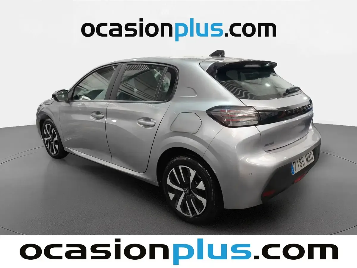 Usado Peugeot 208 Active 102 CV (75 kW) 2024 Gris Utilitario