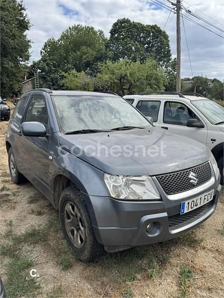 Gris / plata Usado 2005 Suzuki Vitara SUV | 3700 € - Imagen 1/4