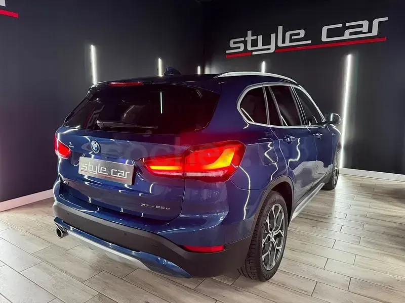 Usado BMW X1 220 CV (161 kW) 2022 Azul SUV