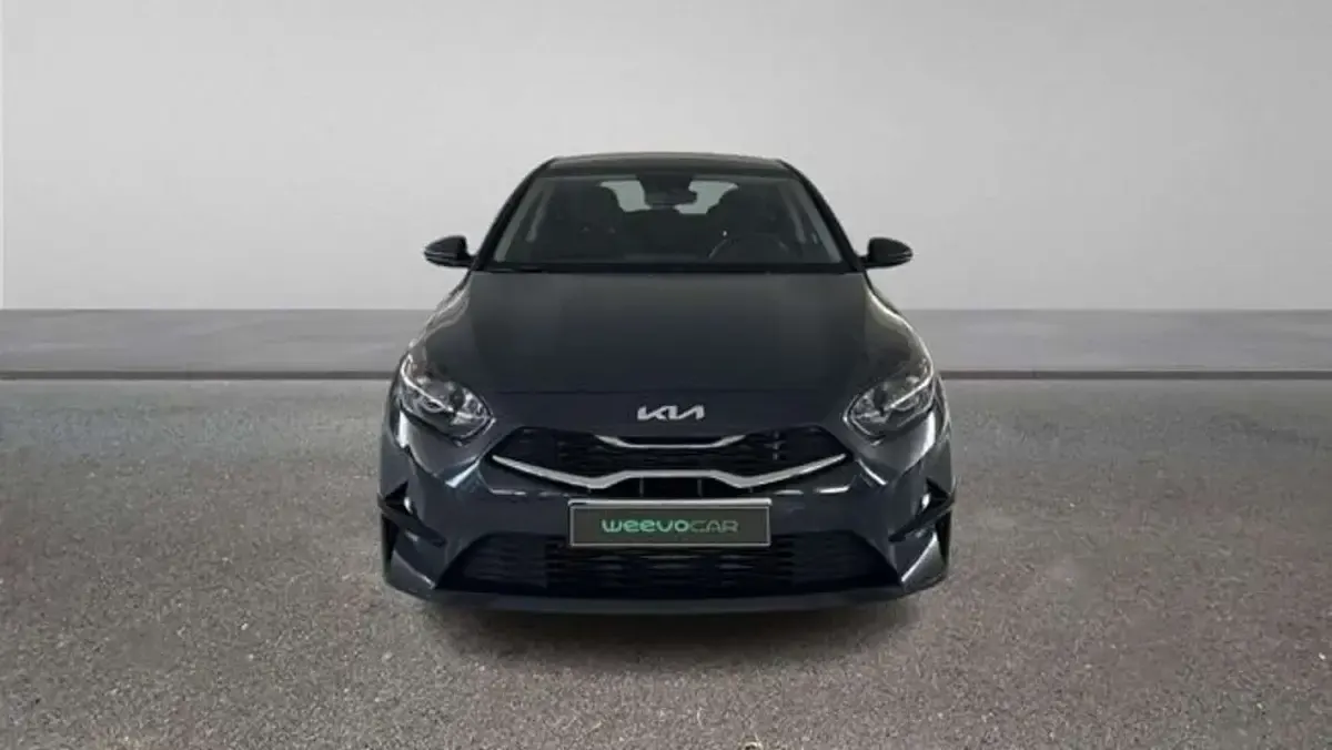 Usado Kia Ceed 120 CV (88 kW) 2023 Gris Utilitario