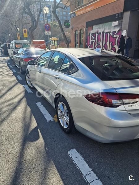 Usado Opel Insignia Selective 136 CV (100 kW) 2018 Gris / plata Berlina
