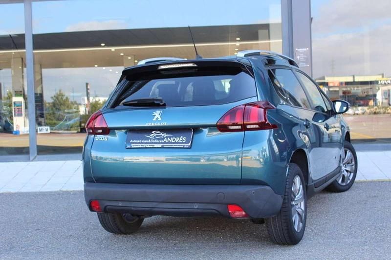 Usado Peugeot 2008 Style 82 CV (60 kW) 2019 Azul SUV