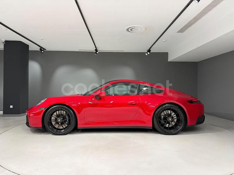 Usado Porsche 911 Carrera 4 GTS 541 CV (397 kW) 2025 Rojo Coupe