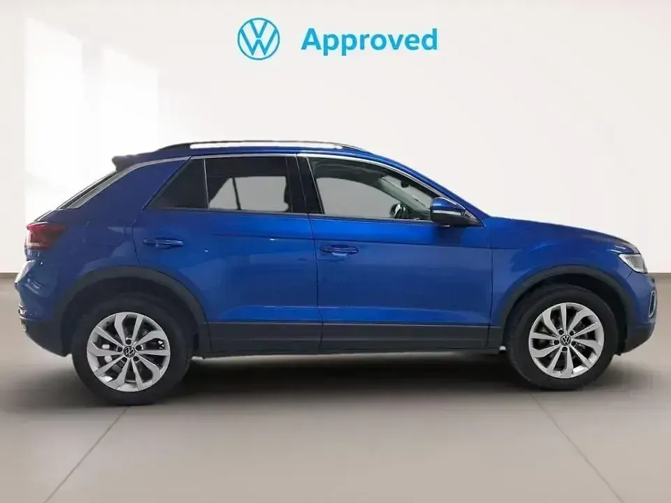 Usado VW T-Roc Life 110 CV (80 kW) 2024 Azul SUV