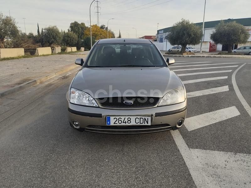 Beige Usado 2003 Ford Mondeo Trend Berlina | 2650 € (Precio justo) - Imagen 1/4