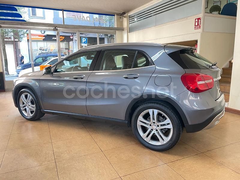Usado Mercedes GLA200 Urban 136 CV (100 kW) 2014 Gris / plata SUV
