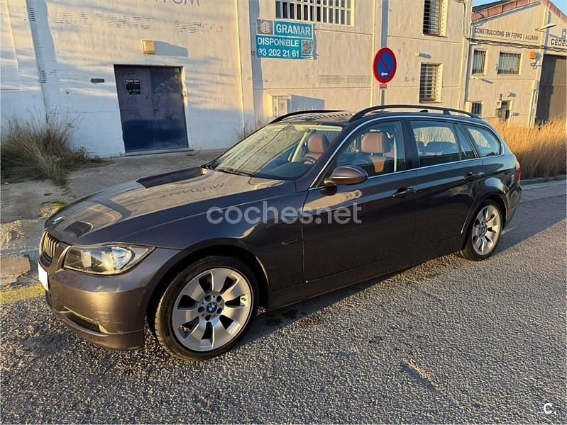 Usado BMW 325 Sport Line 197 CV (144 kW) 2006 Gris / plata Familiar
