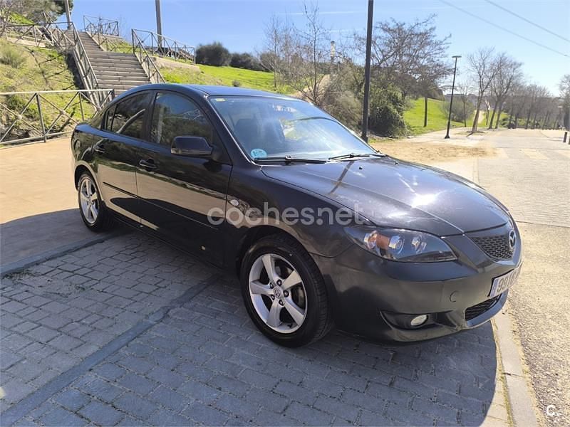 Usado Mazda 3 Active 105 HP (77 kW) 2006 Preto Sedan