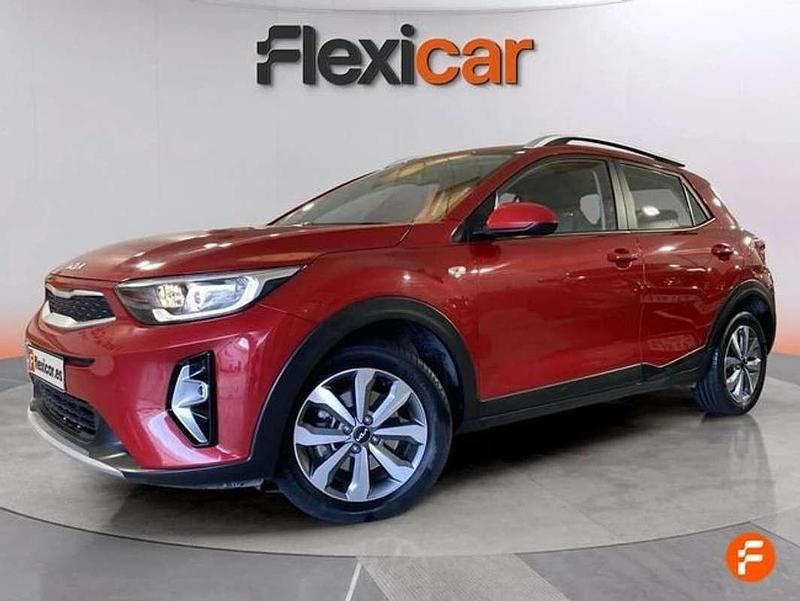 Usado Kia Stonic 84 CV (61 kW) 2023 Burdeos SUV