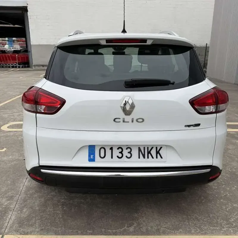 Usado Renault Clio LIMITED 90 CV (66 kW) 2020 Blanco Familiar