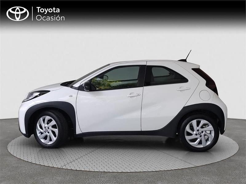 Usado Toyota Aygo X Play 72 CV (52 kW) 2022 Blanco SUV
