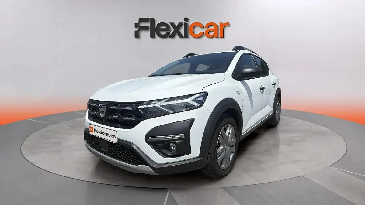Usado Dacia Sandero Comfort 101 CV (74 kW) 2022 Blanco Berlina