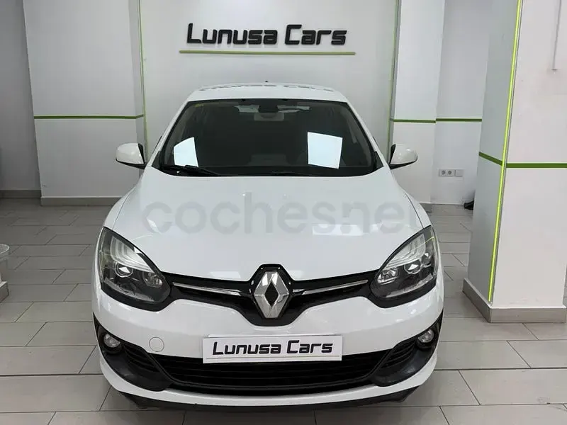 Usado Renault Mégane III Life 95 CV (69 kW) 2014 Blanco Berlina