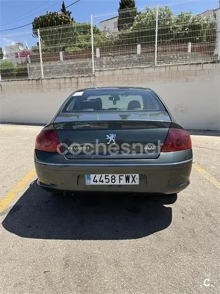 Usado Peugeot 407 204 CV (150 kW) 2007 Verde Familiar