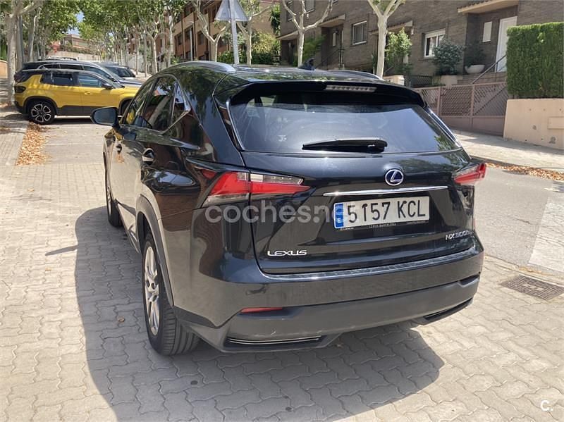 Usado Lexus NX300h Executive Line 197 CV (144 kW) 2017 Negro SUV