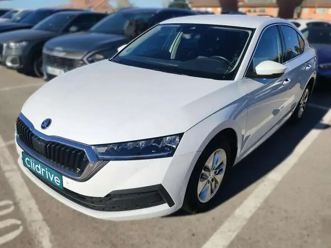 Usado Skoda Octavia Ambition 116 CV (85 kW) 2023 Blanco Utilitario