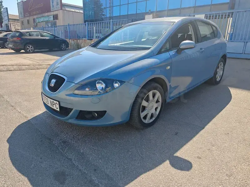 Usado Seat Leon Ecomotive 105 CV (77 kW) 2008 Azul Utilitario