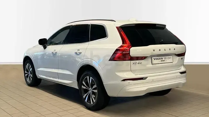 Usado Volvo XC60 Momentum 197 CV (144 kW) 2021 Blanco SUV