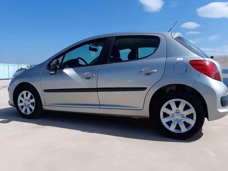 Gris Usado 2008 Peugeot 207 Utilitario | 4200 € (Precio justo) - Imagen 1/4