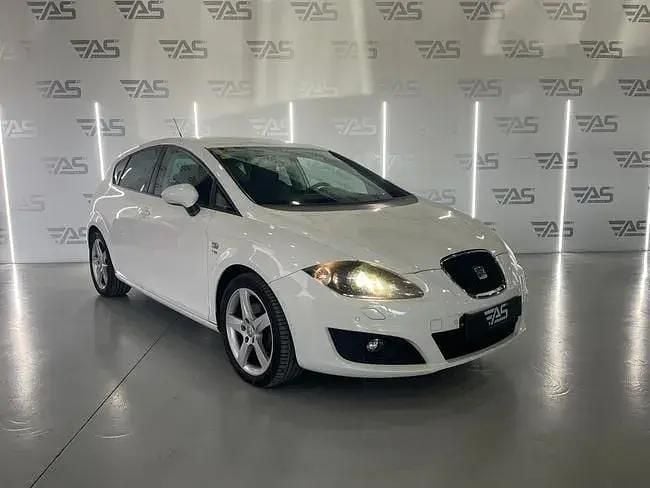 Usado Seat Leon Sport 160 HP (117 kW) 2010 Branco Sedan