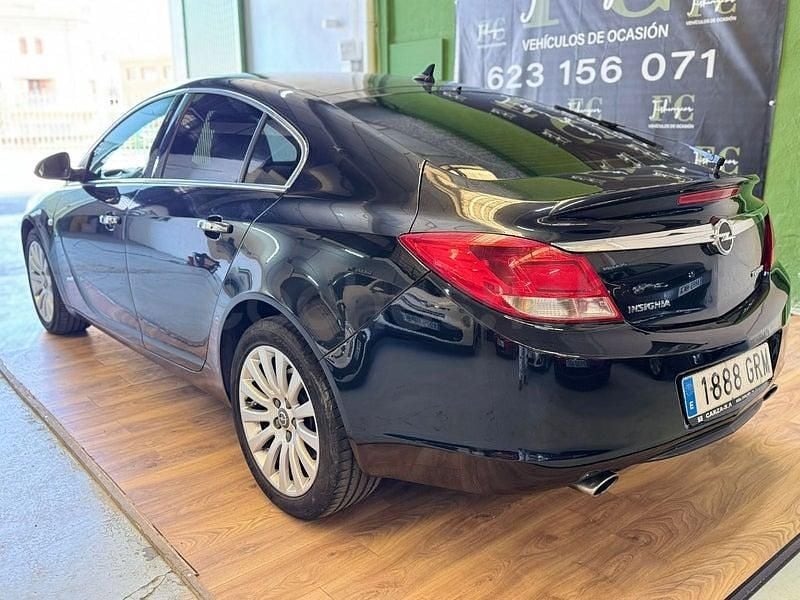 Usado Opel Insignia Cosmo 180 CV (132 kW) 2009 Negro Berlina