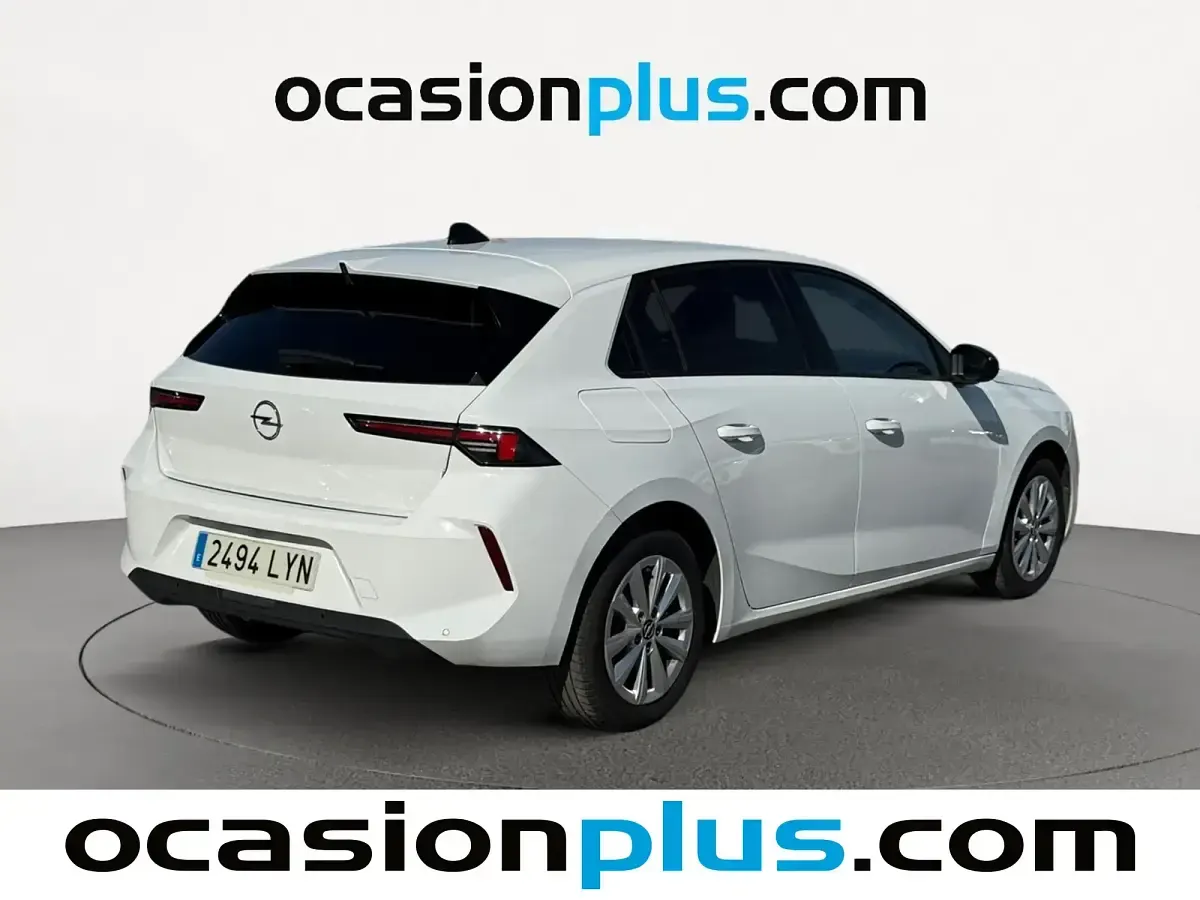 Usado Opel Astra Edition 130 CV (95 kW) 2022 Blanco Berlina