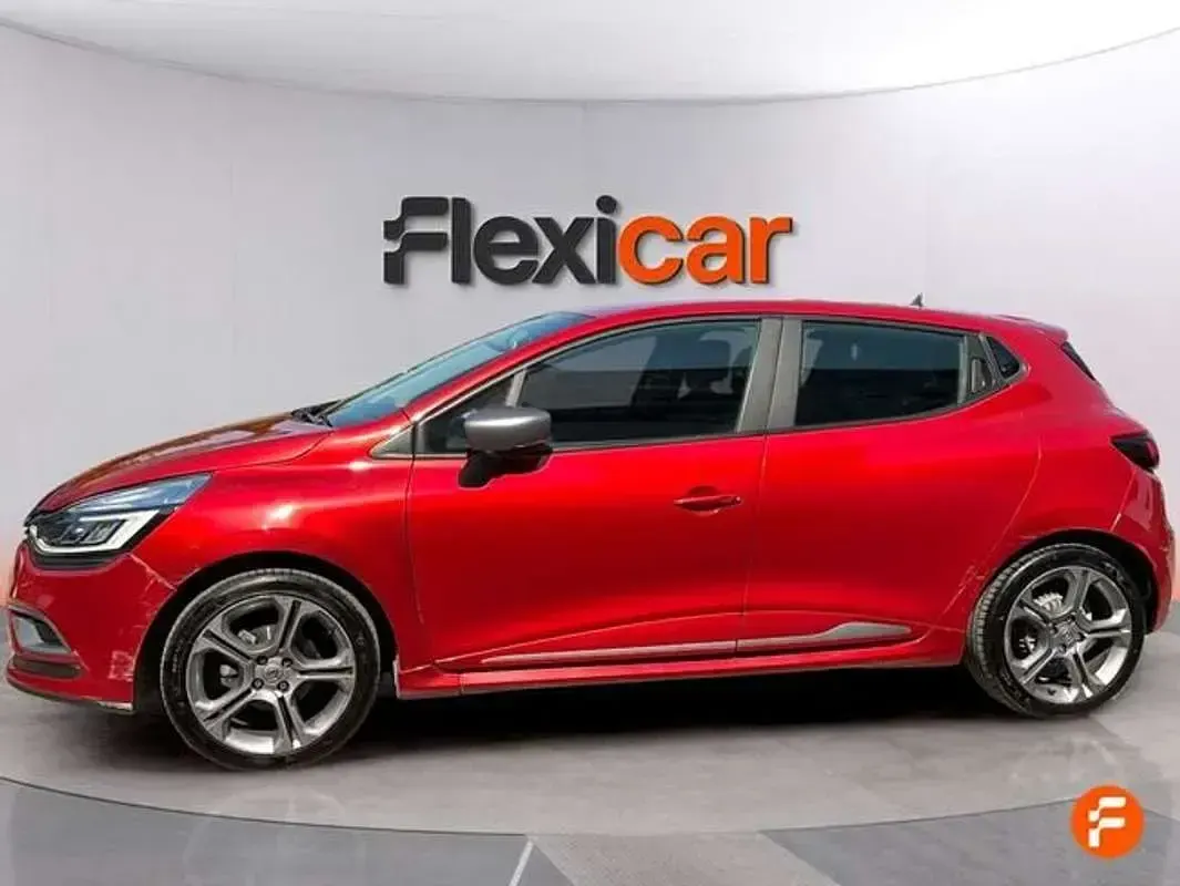 Usado Renault Clio Zen 118 CV (86 kW) 2017 Rojo Utilitario