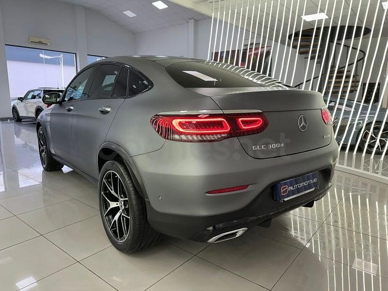 Usado Mercedes GLC300 245 CV (180 kW) 2022 Gris / plata Coupe