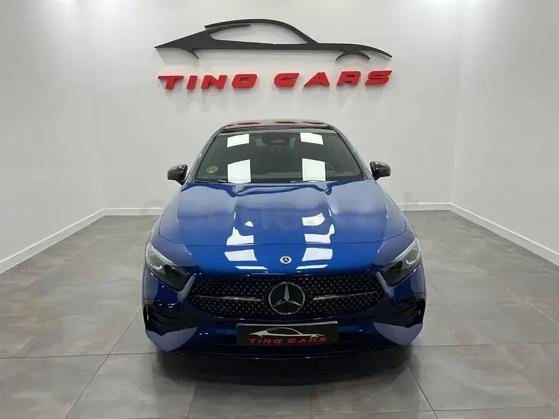 Usado Mercedes A200 150 CV (110 kW) 2024 Azul Berlina