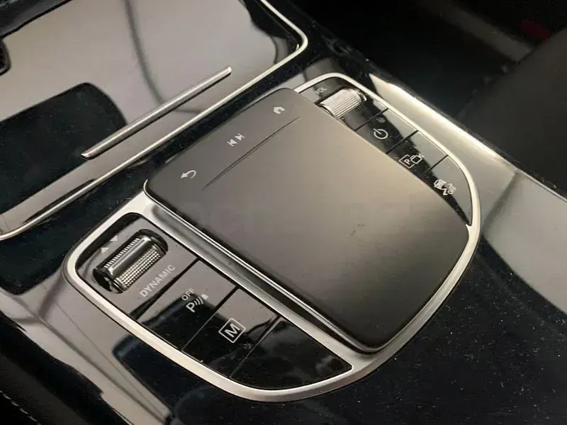 Usado Mercedes GLC300e 320 CV (235 kW) 2022 Negro SUV