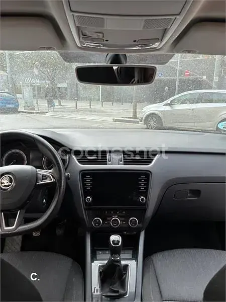 Usado Skoda Octavia Style 110 CV (80 kW) 2017 Blanco Familiar