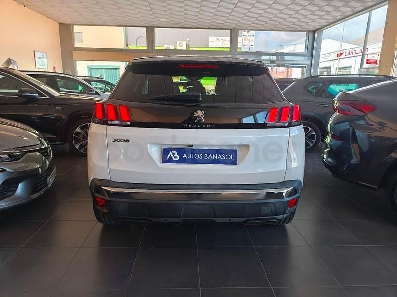 Usado Peugeot 3008 Allure 130 CV (95 kW) 2019 Blanco SUV