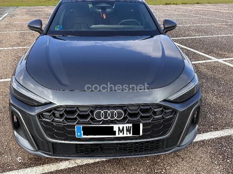 Usado Audi A5 Premium 204 CV (150 kW) 2024 Gris / plata Familiar