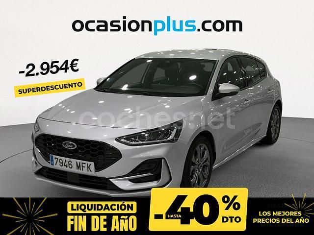 Gris / plata Usado 2023 Ford Focus ST-Line Berlina | 16.790 € (Precio justo) - Imagen 1/4
