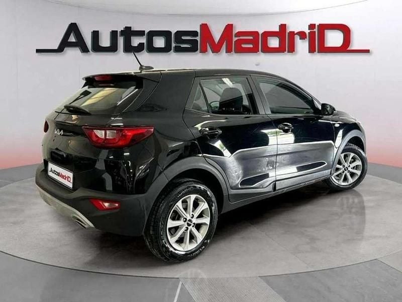 Usado Kia Stonic 84 CV (61 kW) 2022 Negro SUV
