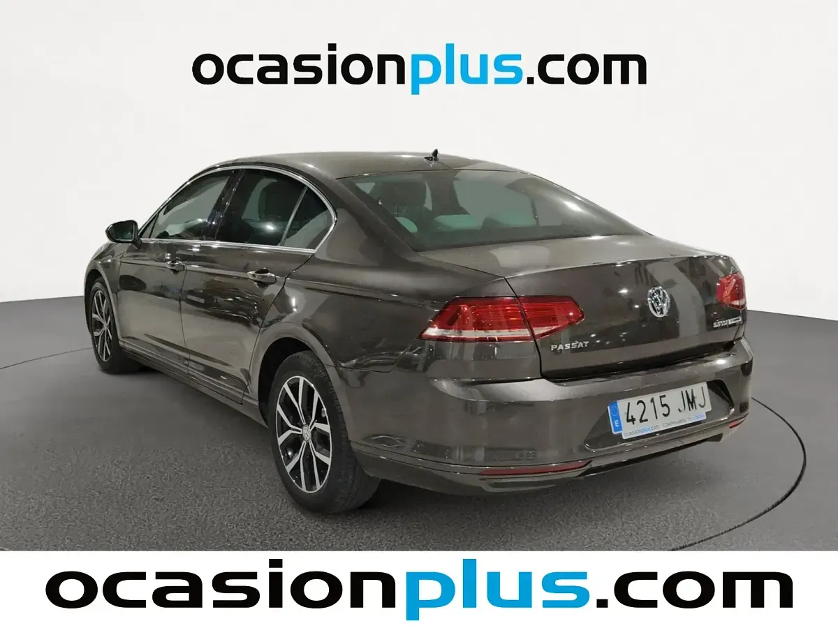Usado VW Passat Advance 150 CV (110 kW) 2016 Marrón Berlina