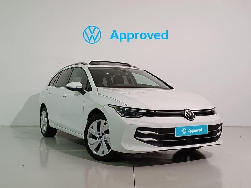 Blanco Usado 2024 VW Golf VIII Style Familiar | 34.900 € - Imagen 1/4