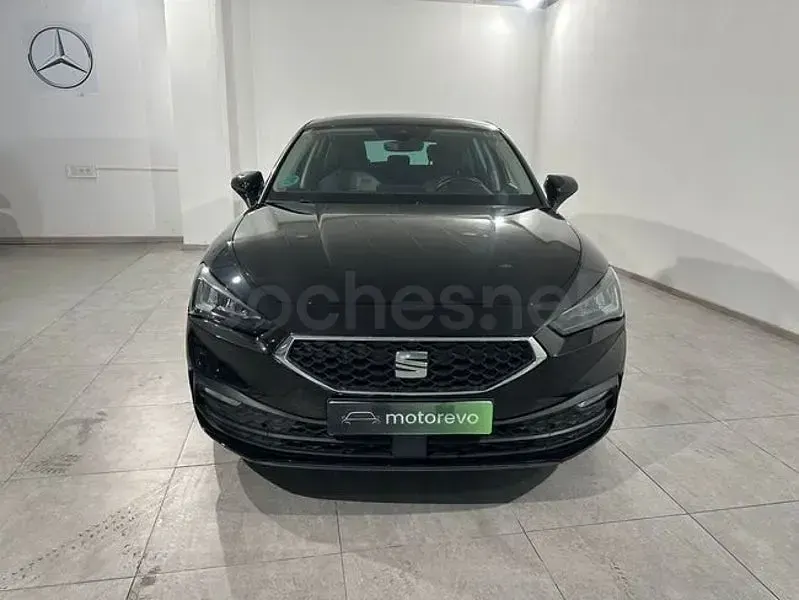 Usado Seat Leon Style 115 CV (84 kW) 2021 Negro Berlina