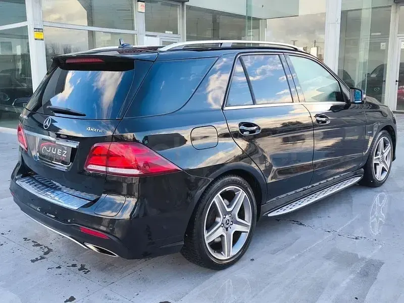 Usado Mercedes GLE500 442 CV (325 kW) 2018 Negro SUV