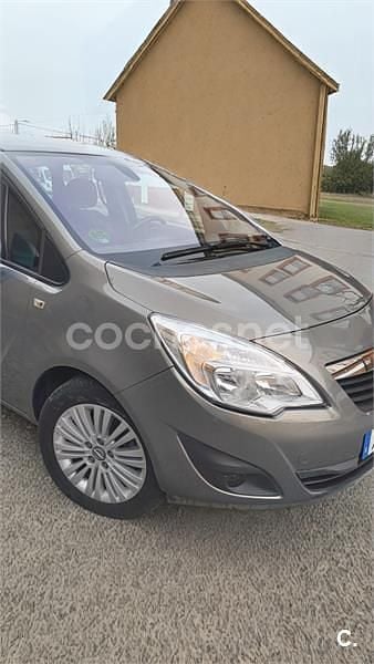 Usado Opel Meriva Selective 120 CV (88 kW) 2013 Marrón Monovolumen